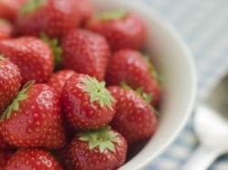 Make the Most of Fresh Strawberries: How to Freeze Strawberries
