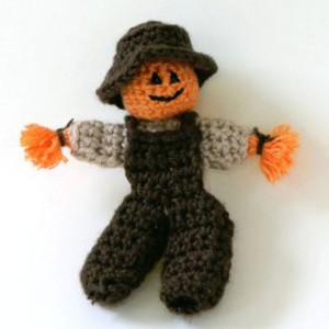 Pumpkin Scarecrow Finger Puppet