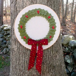 Felt Holly Wreath