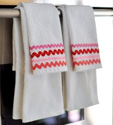 How to Sew a Gift for Any Occasion: 12 Easy Do-It-Yourself Gift Ideas How to Sew a Gift for Any Occasion: 12 Easy Do-It-Yourself Gift Ideas