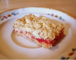 Homemade Strawberry Nutrigrain Bars