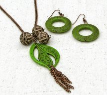 Easy Being Green Necklace & Earrings