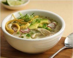 Slow Cooker Chicken Pozole Blanco