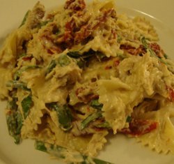 Creamy Chicken Pasta with Tomatoes and Green Beans
