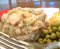 Slow Cooker Sour Cream Macaroni Casserole
