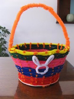 Pipe Cleaner Easter Basket