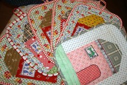 Doll House Quilted Pot Holders
