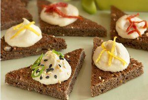 Whole-Grain Toast Triangles with Hummus