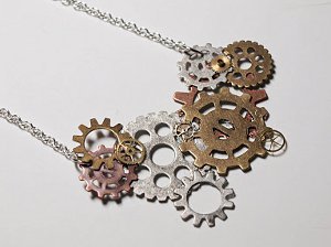 DIY Steampunk Gears Necklace DIY Steampunk Gears Necklace
