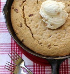One-Skillet Gooey Pumpkin Cookie Cake
