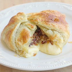 Paula Deen's Brie en Croute