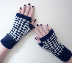 Houndstooth Fingerless Gloves Pattern