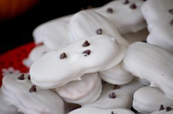 Easy Nutty Ghost Cookies