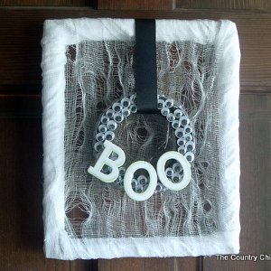 Googly Eye Halloween Wreath