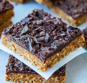Cinnamon Oatmeal Date Bars with Chocolate Chunks