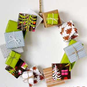 Homemade Christmas Gift Box Wreath Allfreekidscrafts Com