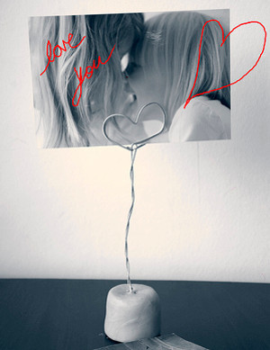 Wire Wrapped Picture Stand