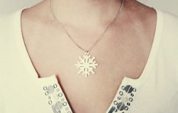 DIY Snowflake Necklace DIY Snowflake Necklace