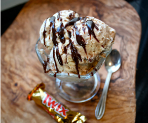 Twix Fudge Swirl Ice Cream