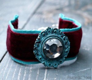 Guinevere's Velvet Cabochon Bracelet