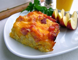 Easy Breakfast Casserole with Potatoes and Ham