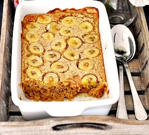 Baked Banana and Peanut Butter Oatmeal