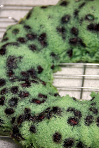 Season's Greetings Wreath Cake