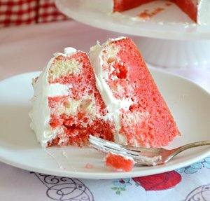 Strawberry Jello Poke Cake