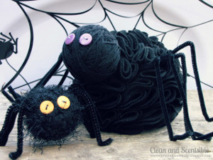 Boo-tiful Ruffled Spiders
