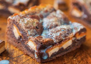 Homemade Milky Way Chocolate Cookie Crumble Bars
