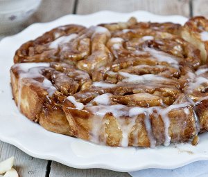 Glazed Apple Pie Rolls
