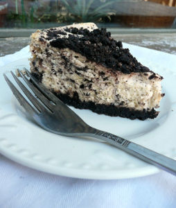 Make Your Own Cheesecake Factory's Oreo Cheesecake