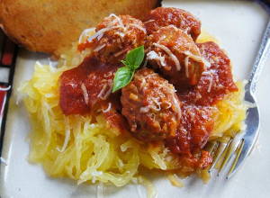 Super Easy Slow Cooker Spaghetti Squash with Meatballs