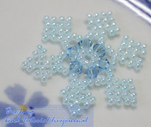 Shimmering Beaded Snowflake Pattern Shimmering Beaded Snowflake Pattern