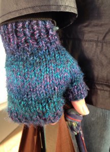 magic fingerless mittens knitting pattern