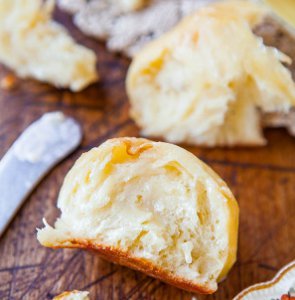 No-Knead Grab and Go Dinner Rolls