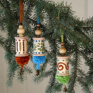 Spools of Yuletide DIY Ornaments