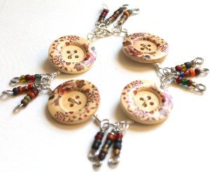 Cute as a Button Beaded Bracelet