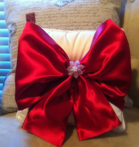 No-Sew Christmas Pillows