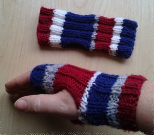 marianna's lazy daisy days mittens