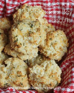 Knockoff Red Lobster Cheddar Bay Biscuits