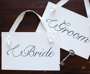 Free Printable Bride and Groom Signs