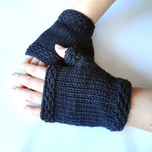 Classic Navy Fingerless Gloves | AllFreeKnitting.com
