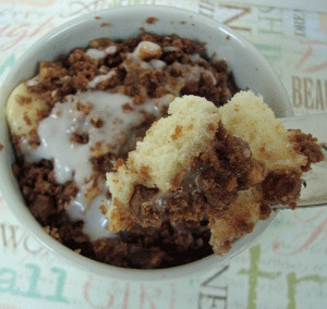 5-Minute Coffee Cake in a Mug