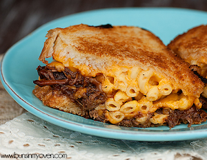 Barbecue Mac Grilled Cheese Sandwiches