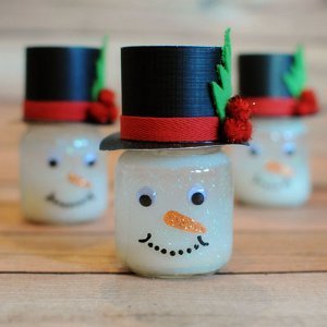 Frosty the Friendly DIY Snow Globe