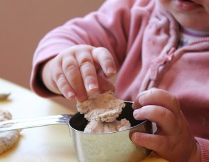 Edible Oatmeal Playdough Recipe