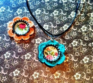 Adorable Crochet Flower Necklace