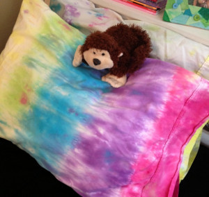 Easy Peasy Tie Dye Pillowcases