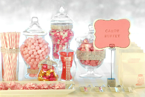 Marvelous Monochromatic Cany Table Ideas